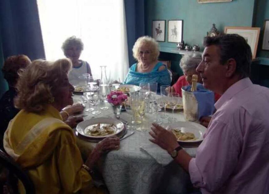 Una scena del film “Pranzo di Ferragosto, scritto e diretto da Gianni Di Gregorio.