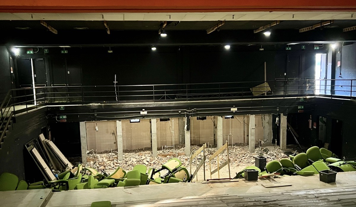 La sala del Teatro Ringhiera demolita.